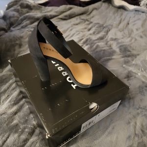 NWT Torrid Heels sz 9